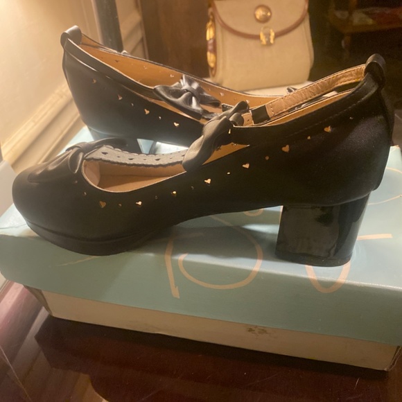 GETMOREBEAUTY BLACK HEELS - Picture 5 of 6